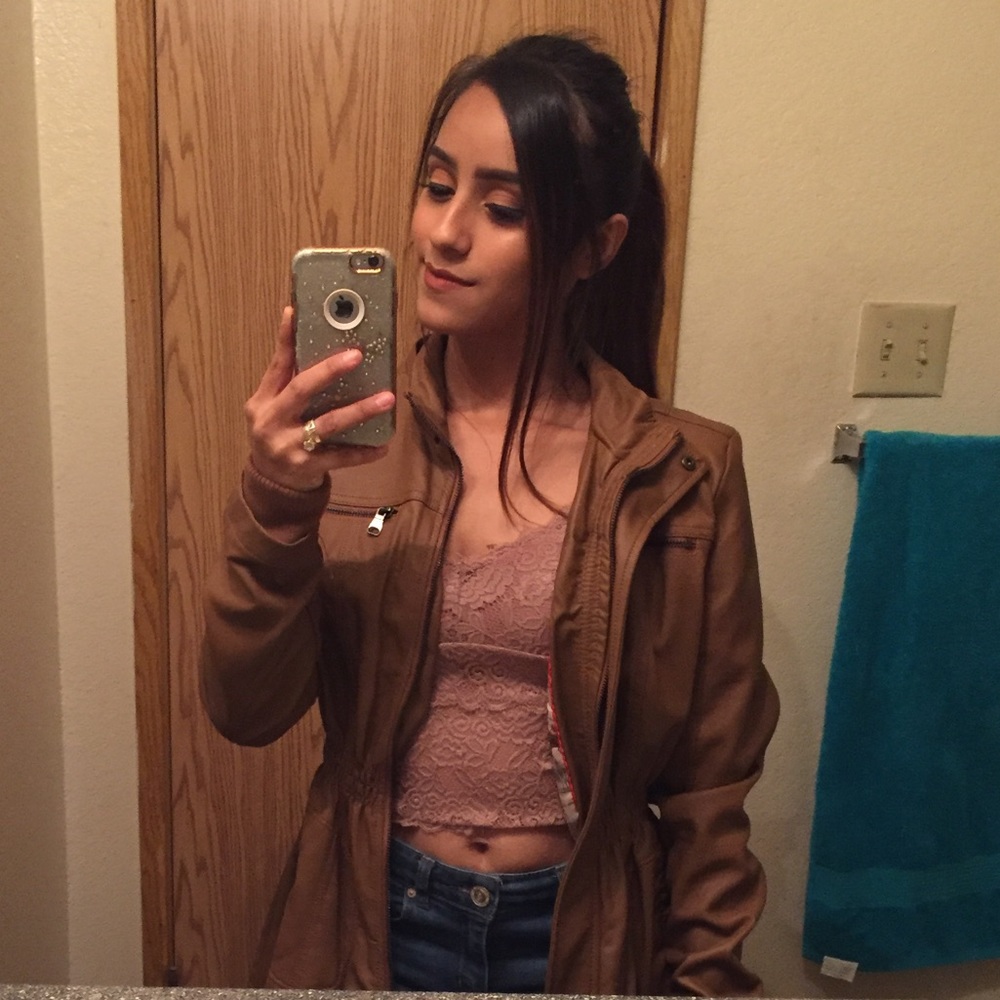 Meet your Posher, Gladys